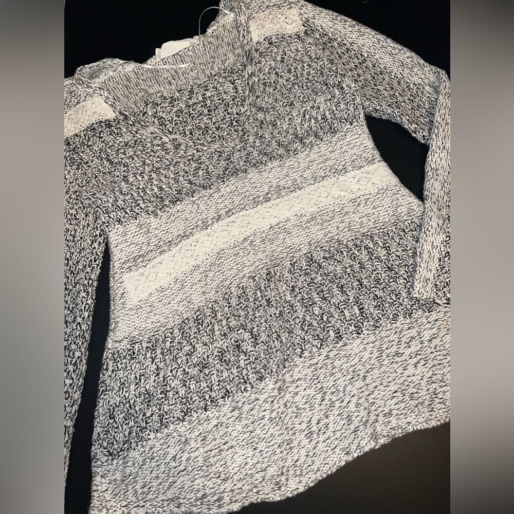 ZARA Knit Grey & White knit Scoop Neck Sweater Size Medium EUC